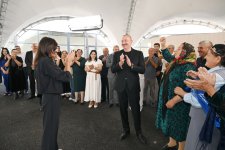 Prezident İlham Əliyev və Birinci xanım Mehriban Əliyeva Ağdərədə Vəngli və Kolatağ kəndlərinin sakinləri ilə görüşüblər (YENİLƏNİB) (FOTO/VİDEO)