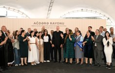 Prezident İlham Əliyev və Birinci xanım Mehriban Əliyeva Ağdərədə Vəngli və Kolatağ kəndlərinin sakinləri ilə görüşüblər (YENİLƏNİB) (FOTO/VİDEO)