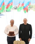 Prezident İlham Əliyev və Birinci xanım Mehriban Əliyeva Kəlbəcər şəhərinin sakinləri ilə görüşüblər (YENİLƏNİB) (FOTO/VİDEO)
