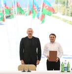 Prezident İlham Əliyev və Birinci xanım Mehriban Əliyeva Kəlbəcər şəhərinin sakinləri ilə görüşüblər (YENİLƏNİB) (FOTO/VİDEO)