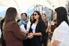 Prezident İlham Əliyev və Birinci xanım Mehriban Əliyevanın Kəlbəcər şəhərinin sakinləri ilə səmimi söhbəti (FOTO)
