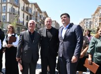 Prezident İlham Əliyev və Birinci xanım Mehriban Əliyeva Kəlbəcər şəhərinin sakinləri ilə görüşüblər (YENİLƏNİB) (FOTO/VİDEO)