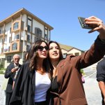 Prezident İlham Əliyev və Birinci xanım Mehriban Əliyeva Kəlbəcər şəhərinin sakinləri ilə görüşüblər (YENİLƏNİB) (FOTO/VİDEO)
