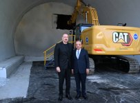 Prezident İlham Əliyev və Birinci xanım Mehriban Əliyeva Toğanalı-Kəlbəcər-İstisu avtomobil yolunda görülən işlərlə tanış olublar (FOTO/VİDEO) (YENİLƏNİB)