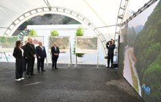 Prezident İlham Əliyev və Birinci xanım Mehriban Əliyeva Toğanalı-Kəlbəcər-İstisu avtomobil yolunda görülən işlərlə tanış olublar (FOTO/VİDEO) (YENİLƏNİB)