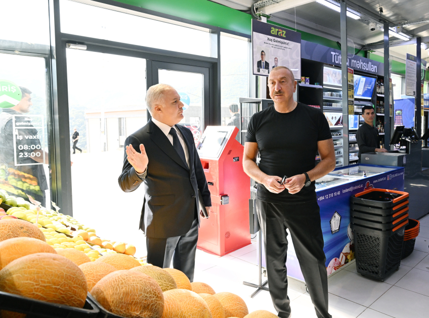 Prezident İlham Əliyev “Balland – Kəlbəcər balı, arı və arıçılıq məhsulları mağazası”nın açılışında iştirak edib (FOTO/VİDEO) (YENİLƏNİB)