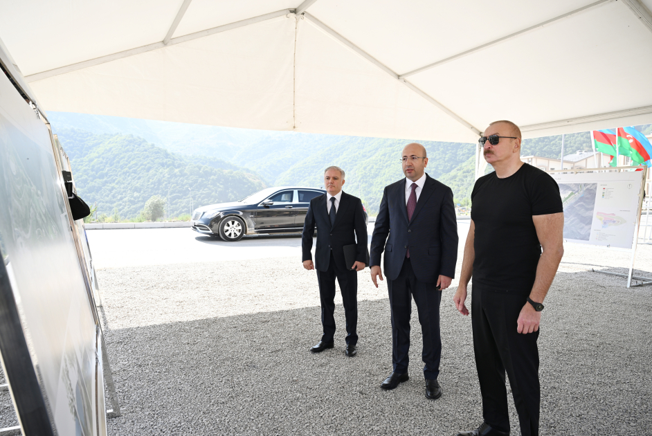 Prezident İlham Əliyev Kəlbəcər şəhər parkının təməlini qoyub (FOTO) (YENİLƏNİB)