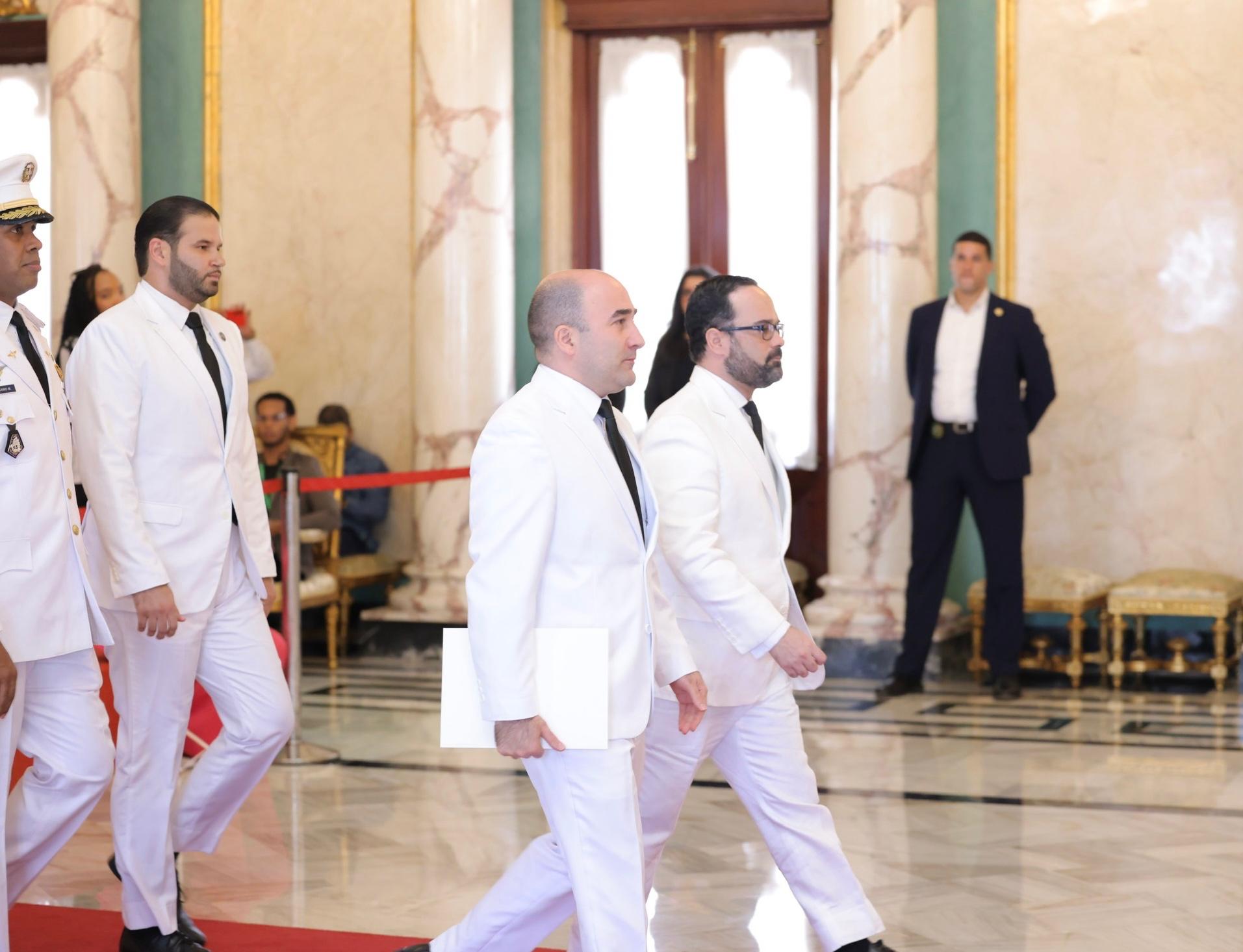 Azərbaycan səfiri etimadnaməsini Dominikan Respublikasının prezidentinə təqdim edib (FOTO)