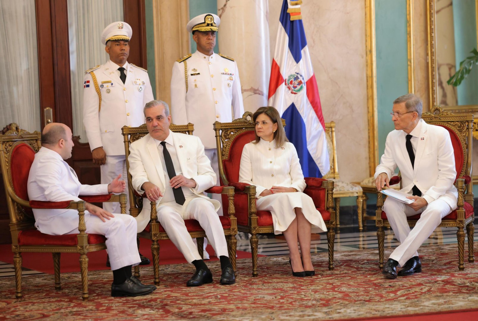 Azərbaycan səfiri etimadnaməsini Dominikan Respublikasının prezidentinə təqdim edib (FOTO)