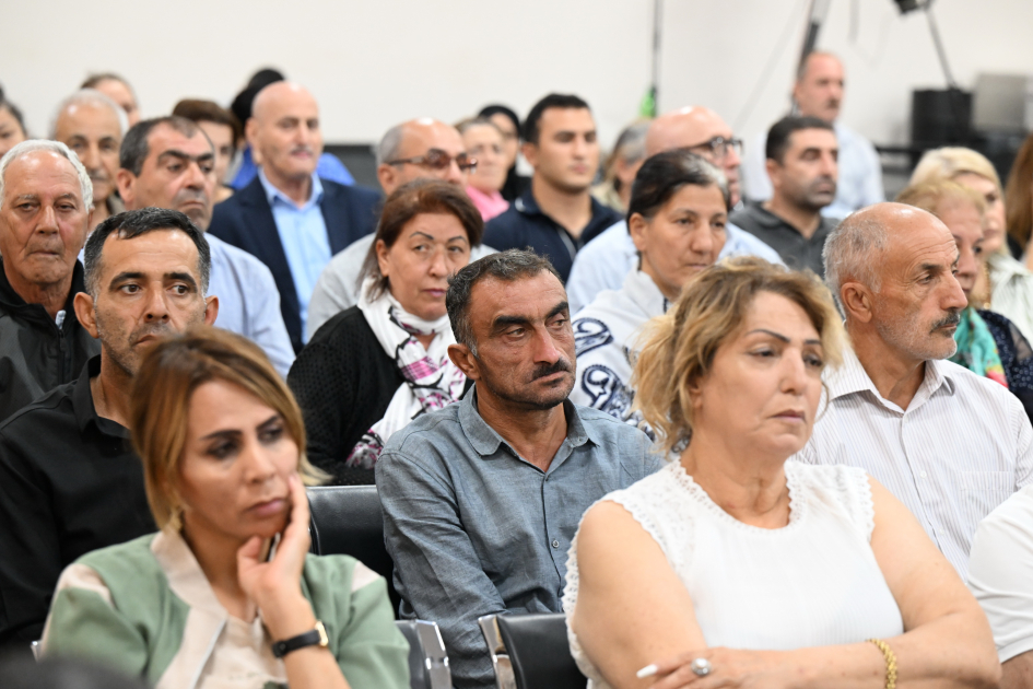 Ermənistan silahlı qüvvələrinin Ağdama, Laçına, Qubadlıya, Füzuliyə hücumları nəticəsində məcburi köçkün düşmüş, yaralanmış, girovluqda işgəncələrə məruz qalmış şəxslər məhkəmədə ifadə veriblər (FOTO)