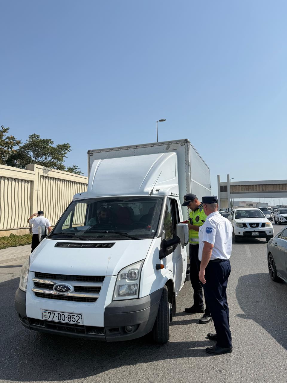Yük və sərnişin daşımaları həyata keçirənlər arasında maarifləndirmə tədbiri keçirilib (FOTO)