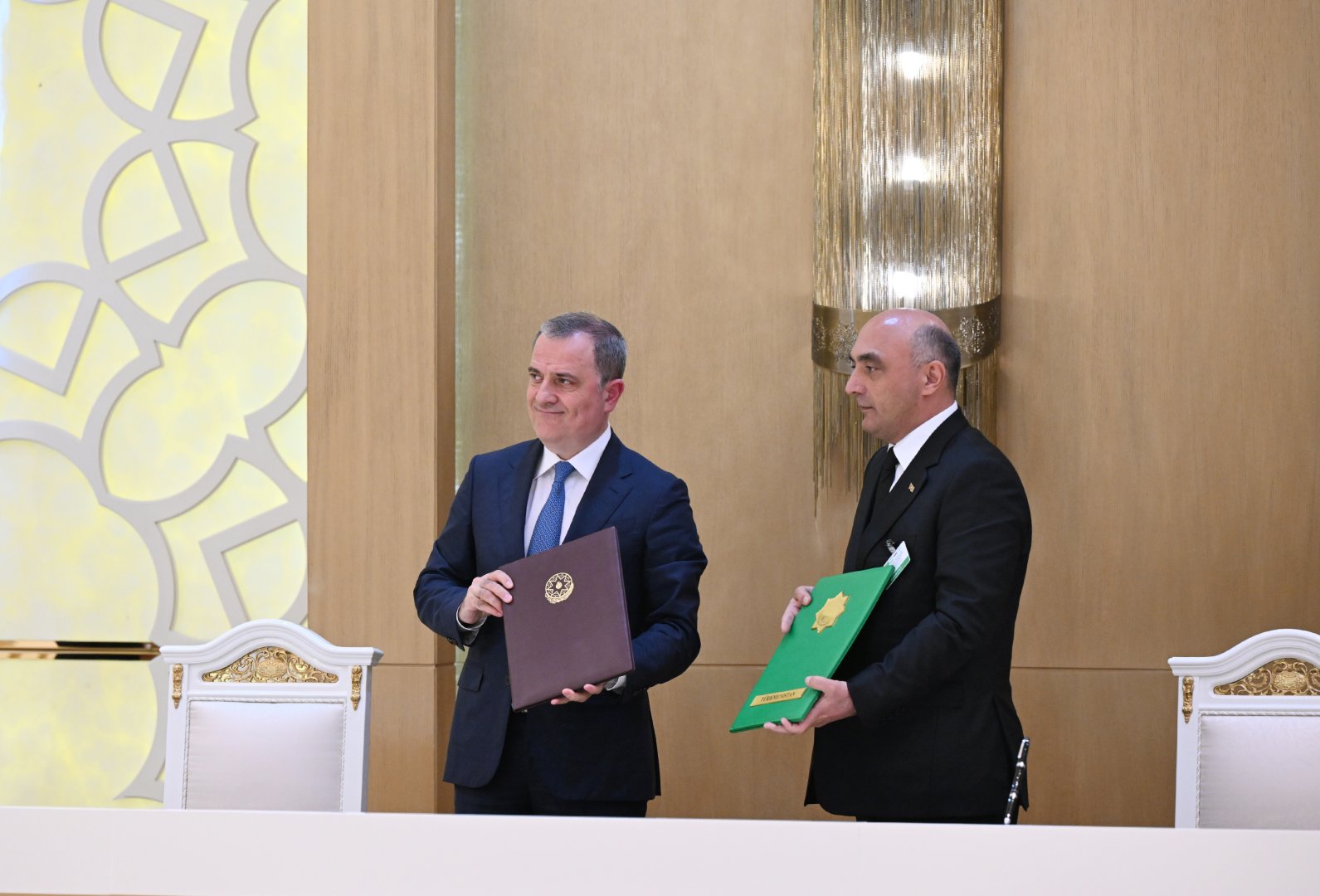 Prezident İlham Əliyev, Qurbanqulu Berdiməhəmmədov və Şavkat Mirziyoyevin iştirakı ilə sənədlərin imzalanması mərasimi olub (FOTO)