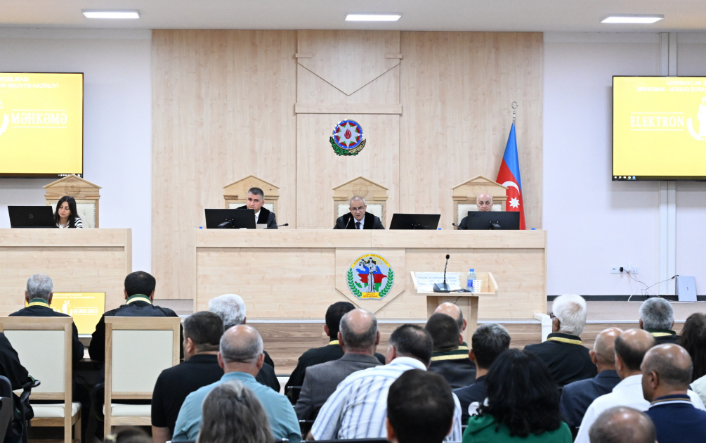 Ermənistan silahlı qüvvələrinin Ağdama, Laçına, Qubadlıya, Füzuliyə hücumları nəticəsində məcburi köçkün düşmüş, yaralanmış, girovluqda işgəncələrə məruz qalmış şəxslər məhkəmədə ifadə veriblər (FOTO)