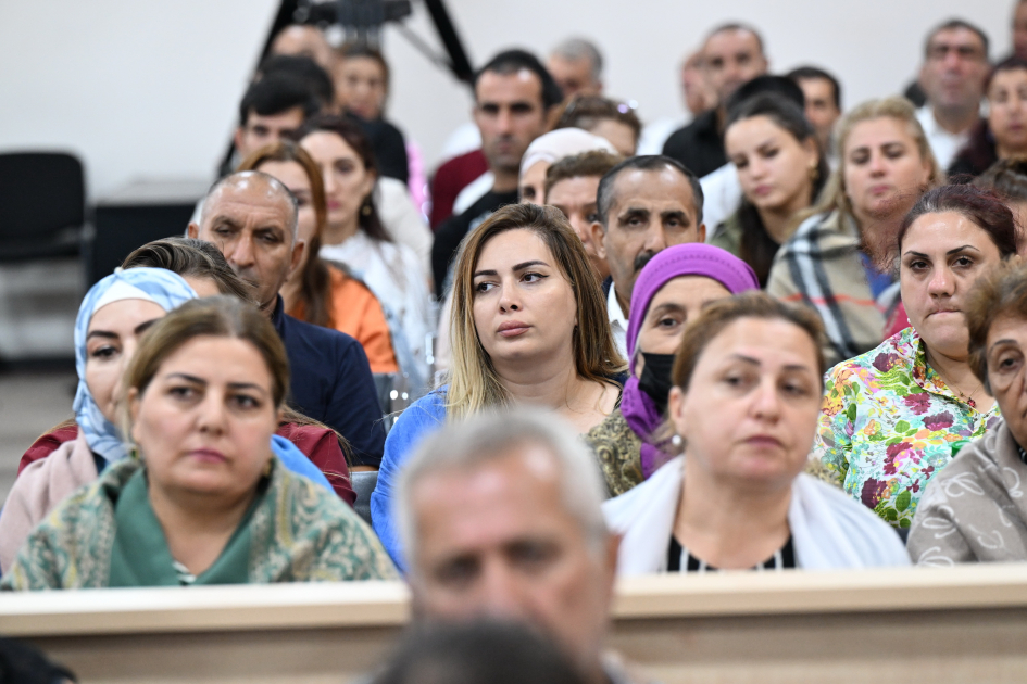 Ermənistan silahlı qüvvələrinin Ağdama, Laçına, Qubadlıya, Füzuliyə hücumları nəticəsində məcburi köçkün düşmüş, yaralanmış, girovluqda işgəncələrə məruz qalmış şəxslər məhkəmədə ifadə veriblər (FOTO)