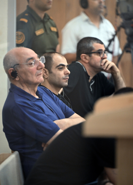Ermənistan silahlı qüvvələrinin Ağdama, Laçına, Qubadlıya, Füzuliyə hücumları nəticəsində məcburi köçkün düşmüş, yaralanmış, girovluqda işgəncələrə məruz qalmış şəxslər məhkəmədə ifadə veriblər (FOTO)