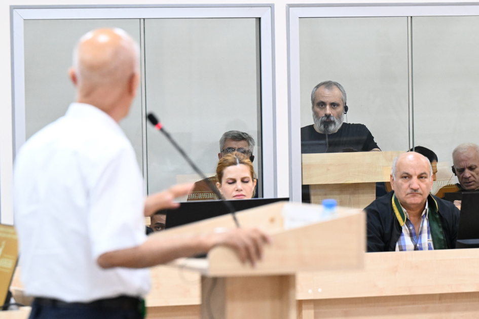 Ermənistan silahlı qüvvələrinin Ağdama, Laçına, Qubadlıya, Füzuliyə hücumları nəticəsində məcburi köçkün düşmüş, yaralanmış, girovluqda işgəncələrə məruz qalmış şəxslər məhkəmədə ifadə veriblər (FOTO)