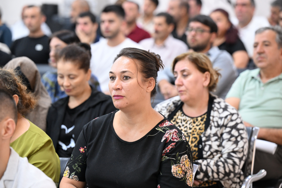 Ermənistan silahlı qüvvələrinin Ağdama, Laçına, Qubadlıya, Füzuliyə hücumları nəticəsində məcburi köçkün düşmüş, yaralanmış, girovluqda işgəncələrə məruz qalmış şəxslər məhkəmədə ifadə veriblər (FOTO)
