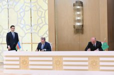Prezident İlham Əliyev, Qurbanqulu Berdiməhəmmədov və Şavkat Mirziyoyevin iştirakı ilə sənədlərin imzalanması mərasimi olub (FOTO)