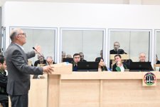 Ermənistan silahlı qüvvələrinin Ağdama, Laçına, Qubadlıya, Füzuliyə hücumları nəticəsində məcburi köçkün düşmüş, yaralanmış, girovluqda işgəncələrə məruz qalmış şəxslər məhkəmədə ifadə veriblər (FOTO)