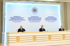 Türkmənbaşı şəhərində Prezident İlham Əliyev, Qurbanqulu Berdiməhəmmədov və Şavkat Mirziyoyev yüksəksəviyyəli görüşün yekunlarına dair mətbuata birgə bəyanatla çıxış ediblər (FOTO)