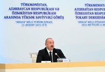 Türkmənbaşı şəhərində Prezident İlham Əliyev, Qurbanqulu Berdiməhəmmədov və Şavkat Mirziyoyev yüksəksəviyyəli görüşün yekunlarına dair mətbuata birgə bəyanatla çıxış ediblər (FOTO)