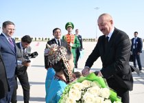 Azərbaycan Prezidenti İlham Əliyev Türkmənistana işgüzar səfərə gəlib (FOTO)