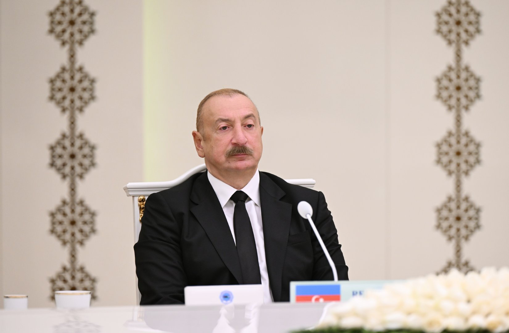 Azərbaycan Prezidenti İlham Əliyevin Türkmənistan Xalq Məsləhətinin sədri ilə geniş tərkibdə görüşü olub (FOTO) (YENİLƏNİB)