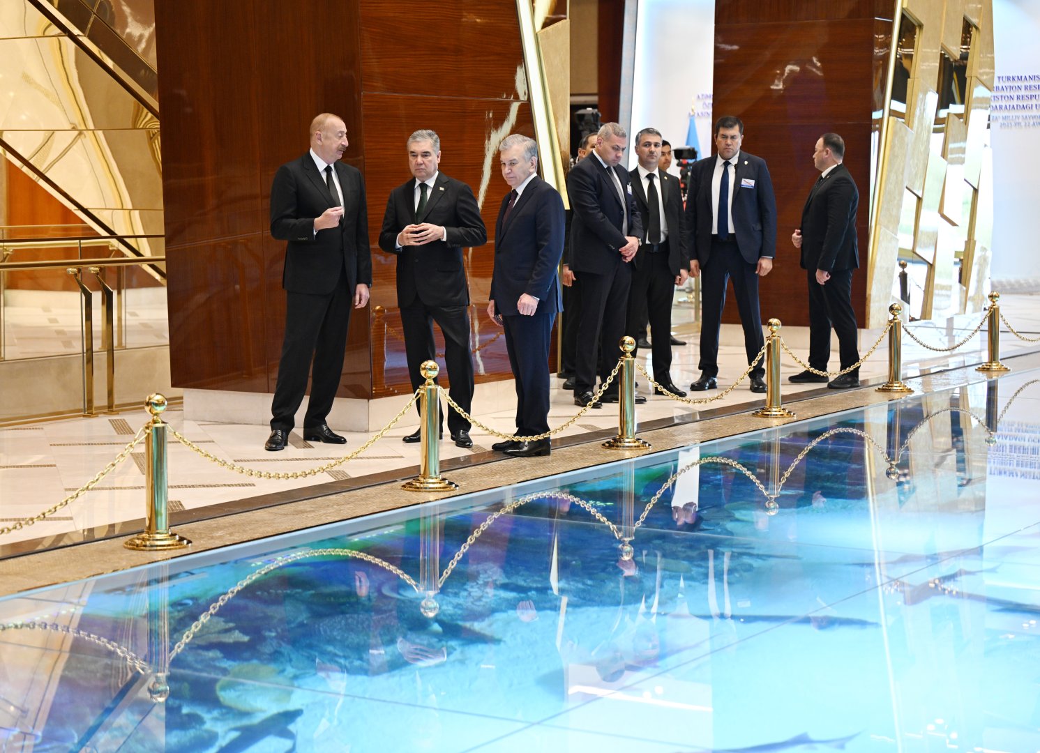 Türkmənbaşı şəhərində Prezident İlham Əliyev, Qurbanqulu Berdiməhəmmədov və Şavkat Mirziyoyev arasında yüksəksəviyyəli görüş keçirilib (FOTO) (YENİLƏNİB)