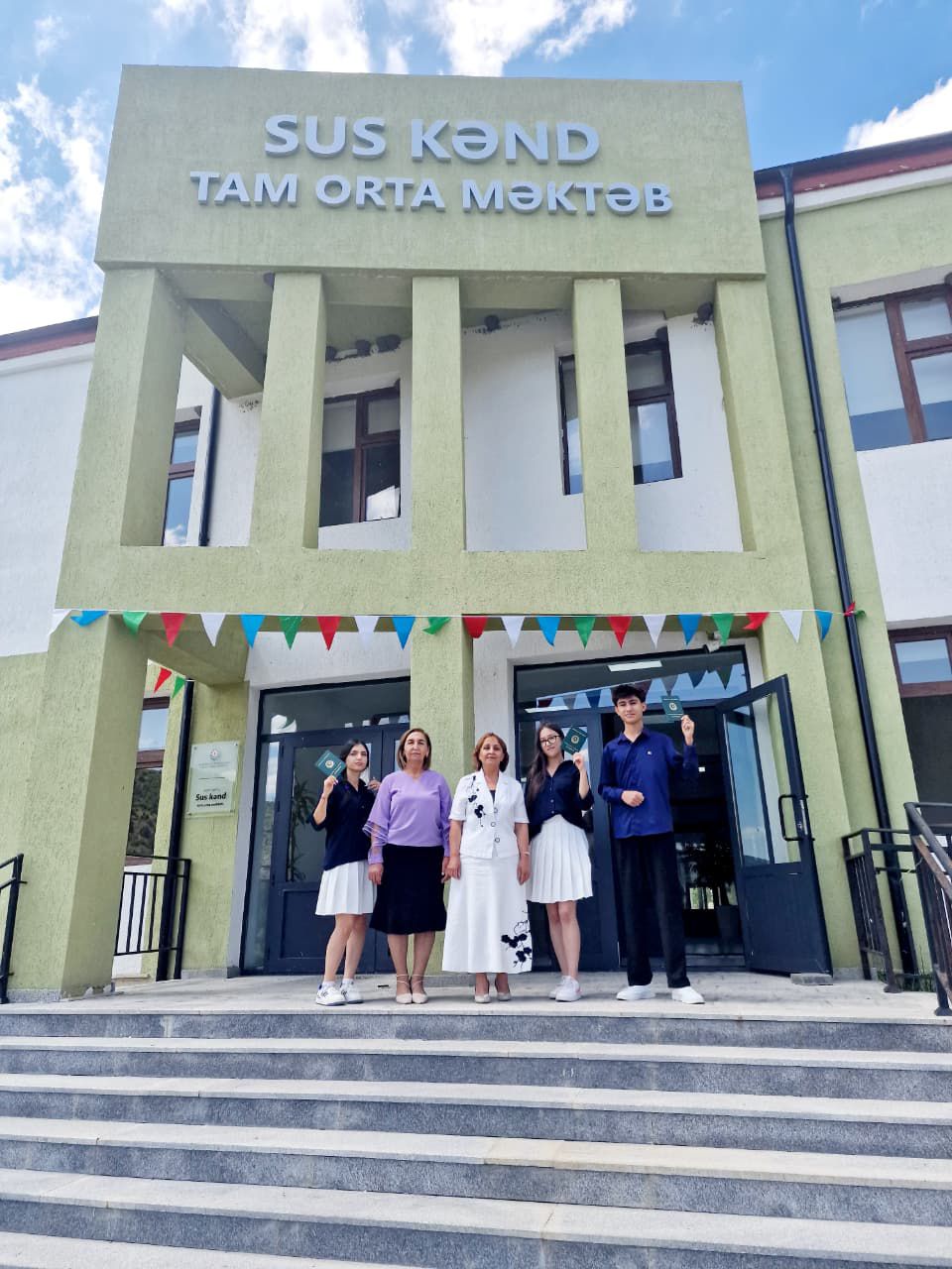 Sus kənd tam orta məktəbinin ilk məzunlarının hər biri tələbə adını qazanıb (FOTO)