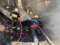 "Sədərək" ticarət mərkəzindəki yanğınla əlaqədar 30-a yaxın texnika cəlb olunub- FHN (FOTO/VİDEO) (YENİLƏNİB-5)