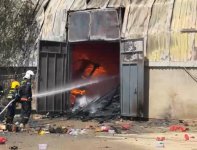 "Sədərək" ticarət mərkəzindəki yanğınla əlaqədar 30-a yaxın texnika cəlb olunub- FHN (FOTO/VİDEO) (YENİLƏNİB-5)