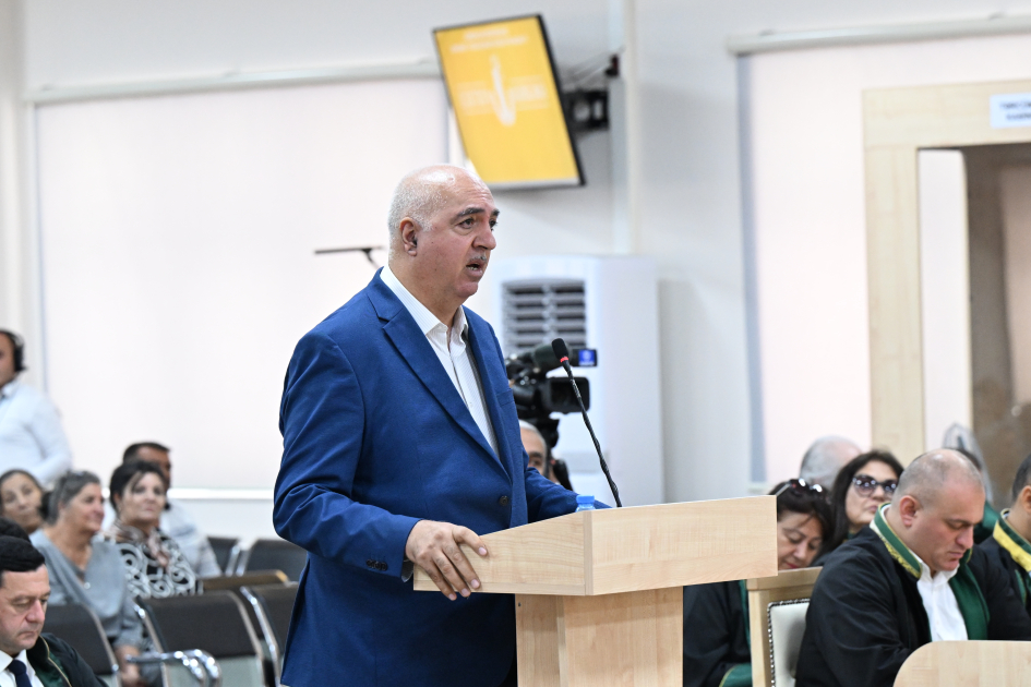Ermənistan silahlı qüvvələrinin Şuşaya, Kəlbəcərə, Füzuliyə, Zəngilana hücumları nəticəsində zərər çəkmiş şəxslər məhkəmədə ifadə veriblər (FOTO)