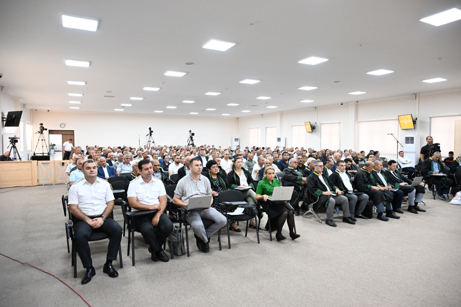 Ermənistan silahlı qüvvələrinin Şuşaya, Kəlbəcərə, Füzuliyə, Zəngilana hücumları nəticəsində zərər çəkmiş şəxslər məhkəmədə ifadə veriblər (FOTO)