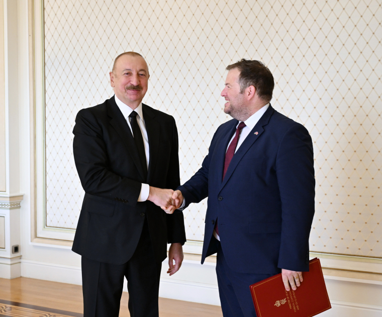 Prezident İlham Əliyev Böyük Britaniya və Şimali İrlandiya Birləşmiş Krallığının dövlət nazirini qəbul edib (FOTO)