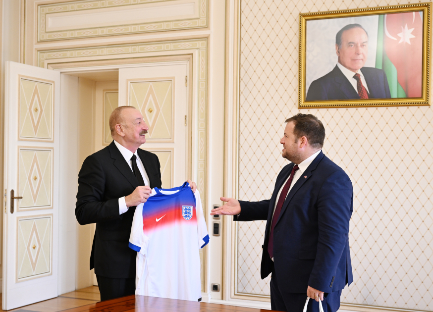 Prezident İlham Əliyev Böyük Britaniya və Şimali İrlandiya Birləşmiş Krallığının dövlət nazirini qəbul edib (FOTO)