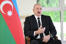 Azərbaycan Prezidenti İlham Əliyev “Əl-Ərəbiyyə” telekanalına müsahibə verib (FOTO)