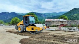 Kəlbəcərdə şəhərdaxili yollar yenidən qurulur (FOTO)