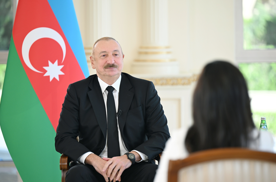 Azərbaycan Prezidenti İlham Əliyev “Əl-Ərəbiyyə” telekanalına müsahibə verib (FOTO)