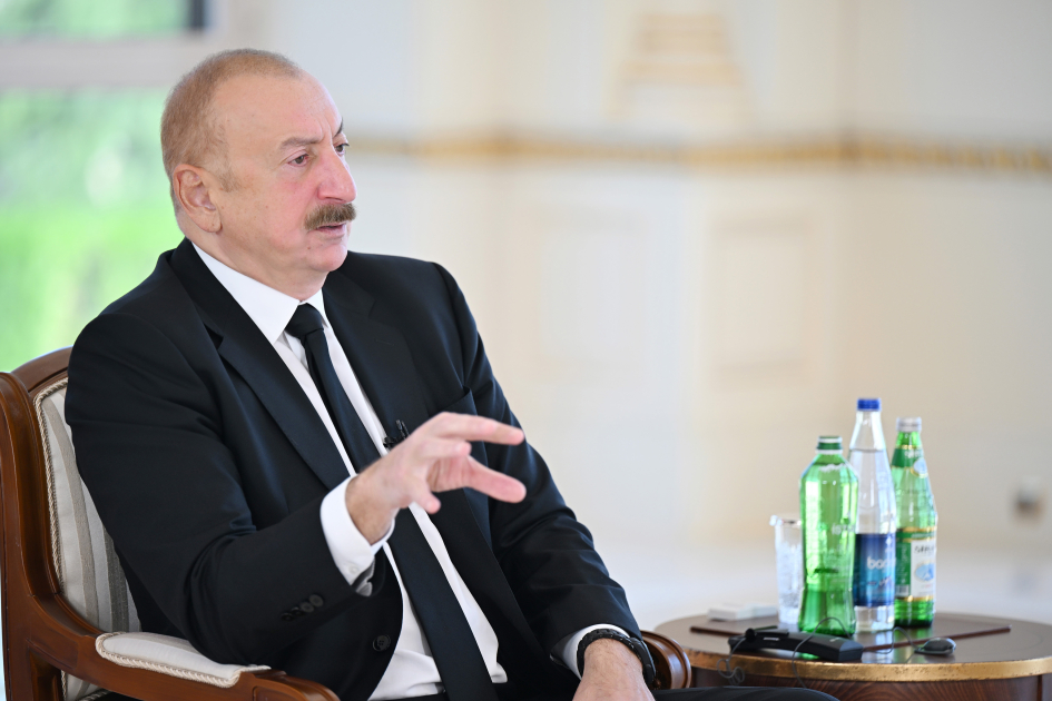 Azərbaycan Prezidenti İlham Əliyev “Əl-Ərəbiyyə” telekanalına müsahibə verib (FOTO)