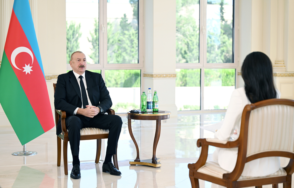 Azərbaycan Prezidenti İlham Əliyev “Əl-Ərəbiyyə” telekanalına müsahibə verib (FOTO)