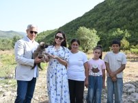 Heydər Əliyev Fondunun vitse-prezidenti Leyla Əliyeva Şamaxıda inşa olunan körpələr evi-uşaq bağçalarının açılışında iştirak edib (YENİLƏNİB) (FOTO)