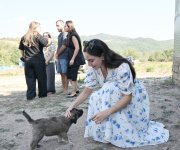 Heydər Əliyev Fondunun vitse-prezidenti Leyla Əliyeva Şamaxıda inşa olunan körpələr evi-uşaq bağçalarının açılışında iştirak edib (YENİLƏNİB) (FOTO)