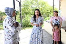 Heydər Əliyev Fondunun vitse-prezidenti Leyla Əliyeva Şamaxıda inşa olunan körpələr evi-uşaq bağçalarının açılışında iştirak edib (YENİLƏNİB) (FOTO)
