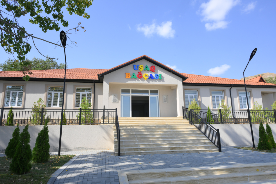 Heydər Əliyev Fondunun vitse-prezidenti Leyla Əliyeva Şamaxıda inşa olunan körpələr evi-uşaq bağçalarının açılışında iştirak edib (FOTO)