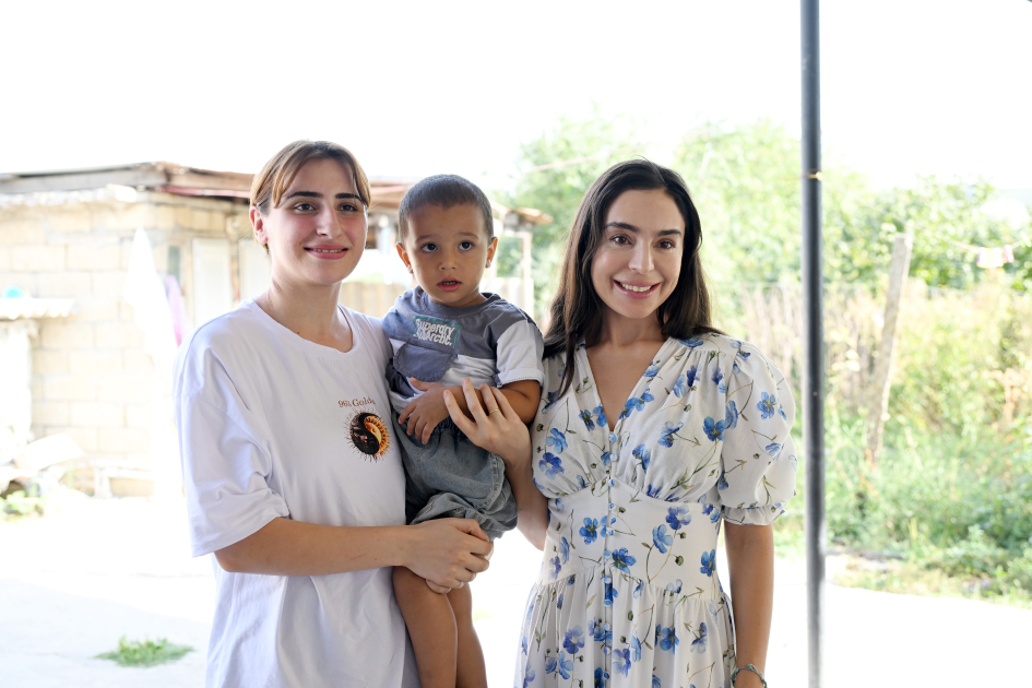 Heydər Əliyev Fondunun vitse-prezidenti Leyla Əliyeva Şamaxıda inşa olunan körpələr evi-uşaq bağçalarının açılışında iştirak edib (YENİLƏNİB) (FOTO)