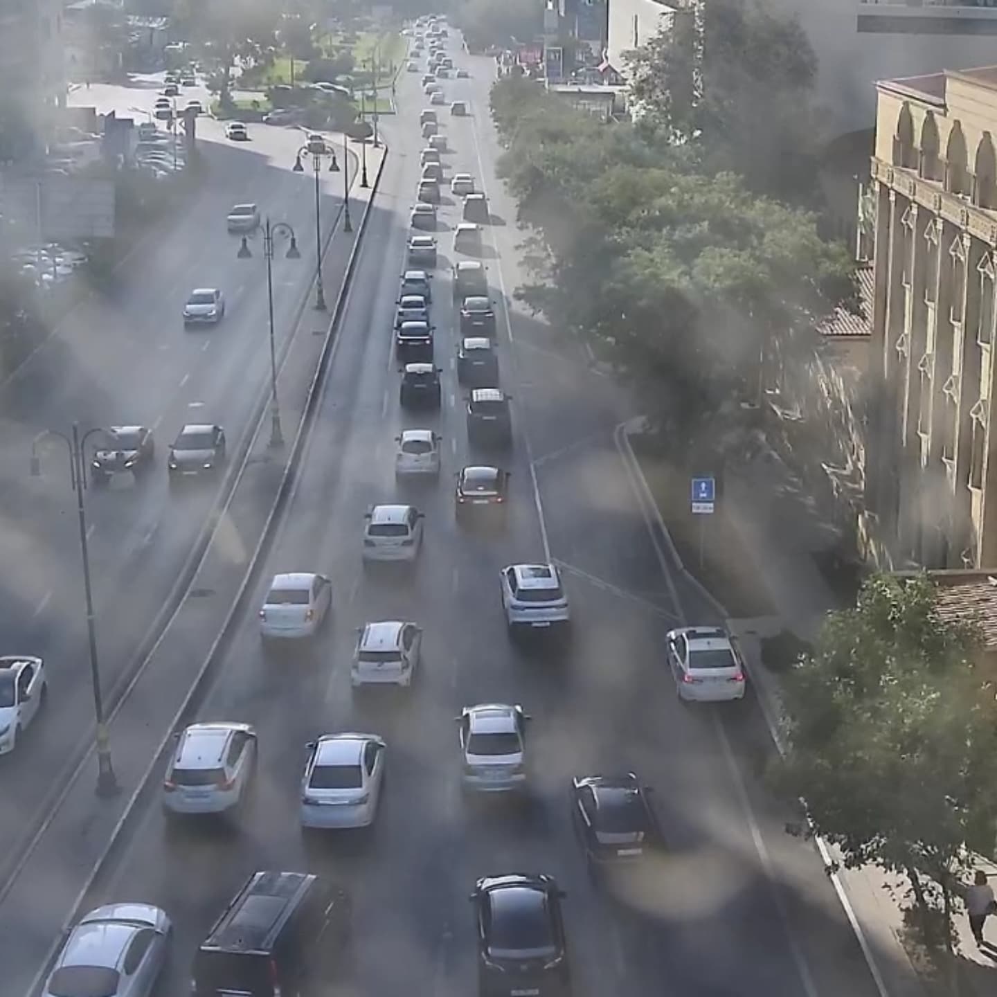Sürücülərin NƏZƏRİNƏ: Paytaxtın bir sıra yollarında tıxac var - SİYAHI (FOTO)