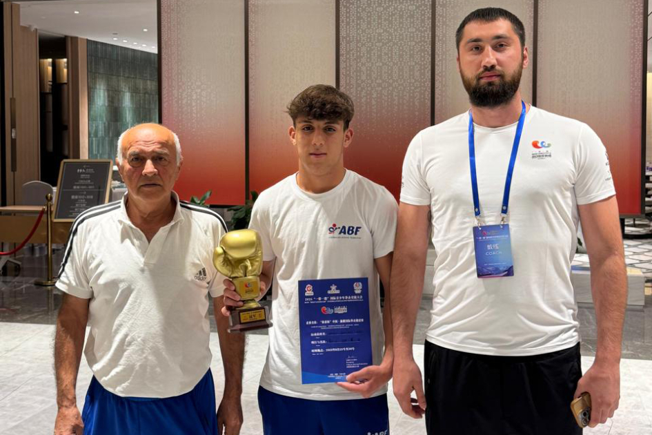 Azərbaycan boksçuları Çində 4 medal qazanıblar (FOTO)