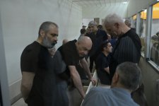 Təqsirləndirilən şəxsin ibtidai istintaqa ifadəsi ilə Azərbaycanın vaxtilə işğal altındakı ərazilərinə silah-sursatın və canlı qüvvənin Ermənistan tərəfindən gətirildiyi növbəti dəfə təsdiqlənib - MƏHKƏMƏ (FOTO)