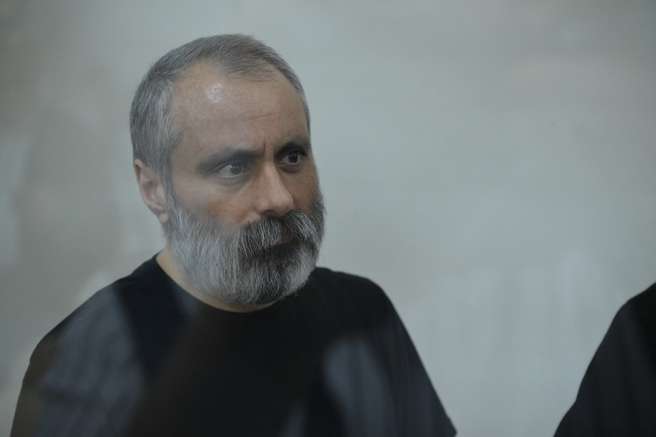 Təqsirləndirilən şəxsin ibtidai istintaqa ifadəsi ilə Azərbaycanın vaxtilə işğal altındakı ərazilərinə silah-sursatın və canlı qüvvənin Ermənistan tərəfindən gətirildiyi növbəti dəfə təsdiqlənib - MƏHKƏMƏ (FOTO)