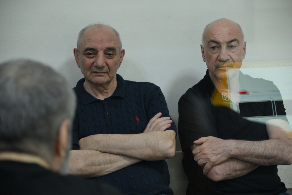 Təqsirləndirilən şəxsin ibtidai istintaqa ifadəsi ilə Azərbaycanın vaxtilə işğal altındakı ərazilərinə silah-sursatın və canlı qüvvənin Ermənistan tərəfindən gətirildiyi növbəti dəfə təsdiqlənib - MƏHKƏMƏ (FOTO)